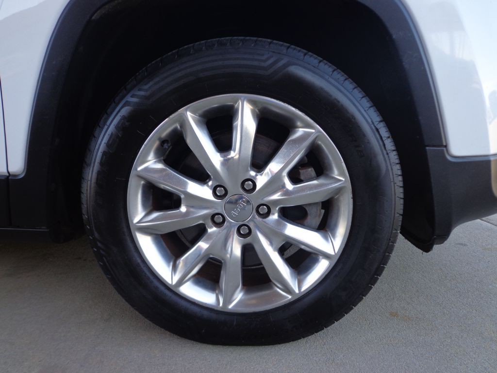 2015 Jeep Cherokee Image 9