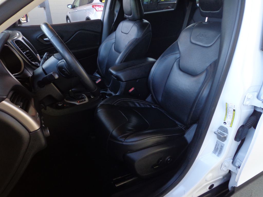 2015 Jeep Cherokee Image 14