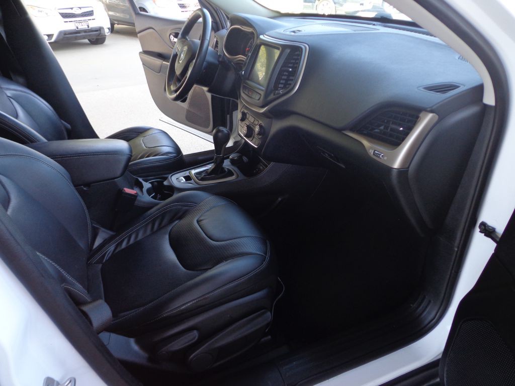 2015 Jeep Cherokee Image 18