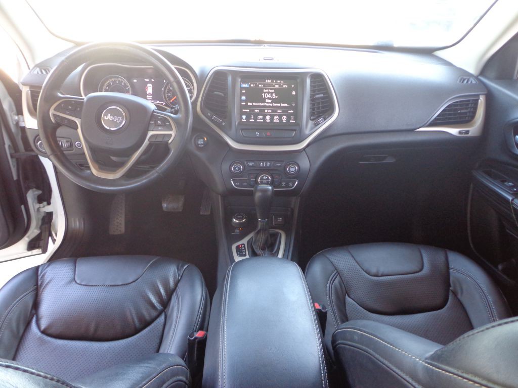 2015 Jeep Cherokee Image 21