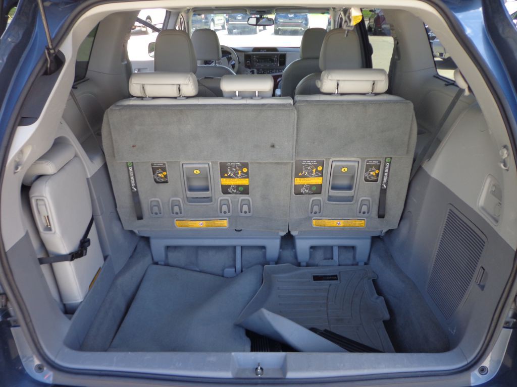 2014 Toyota Sienna Image 20