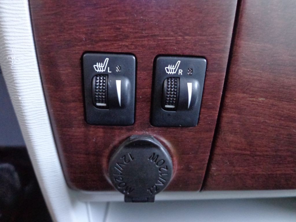 2014 Toyota Sienna Image 24