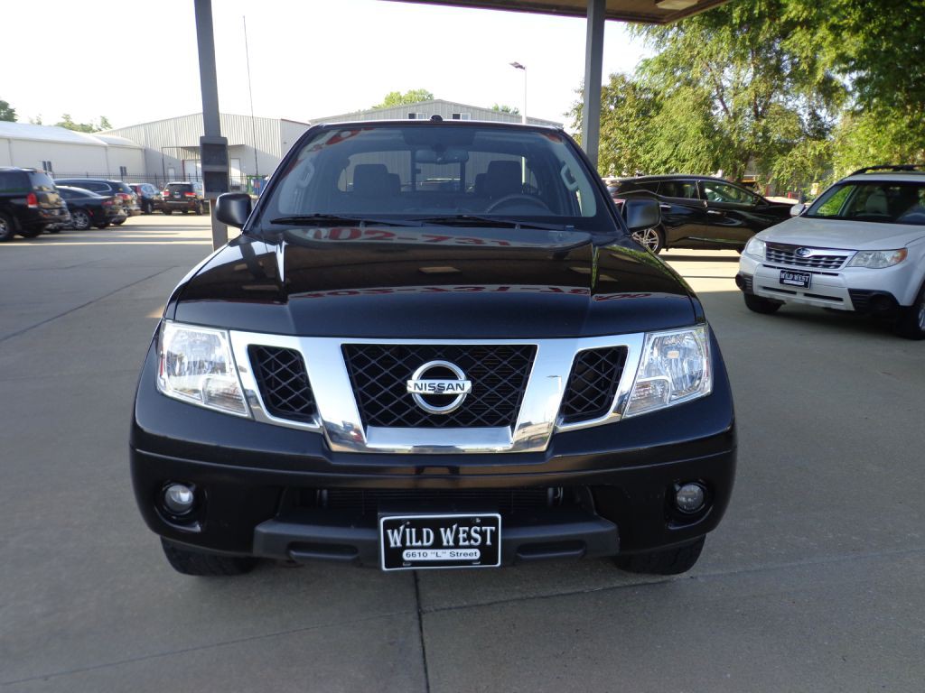 2014 Nissan Frontier Image 2