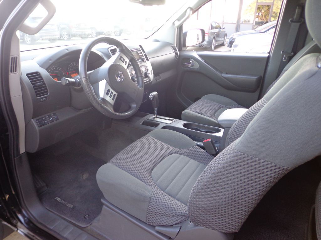 2014 Nissan Frontier Image 15