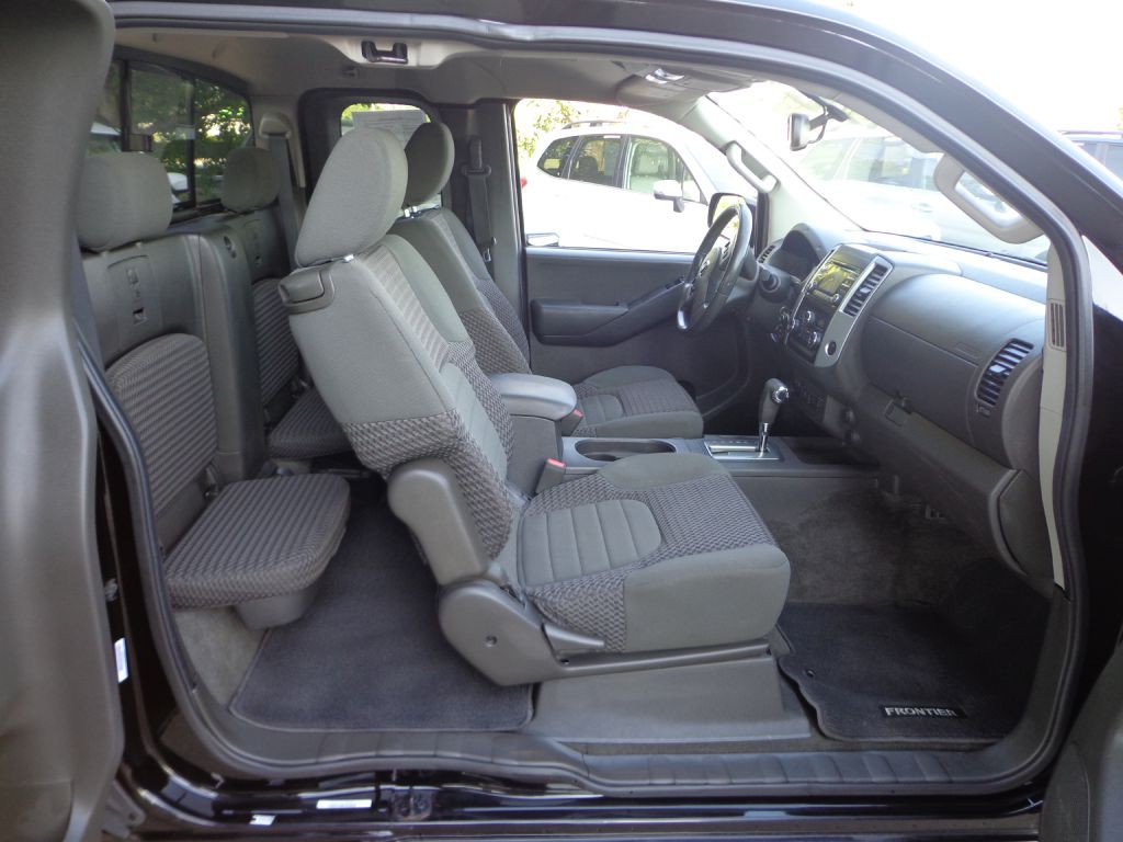 2014 Nissan Frontier Image 16