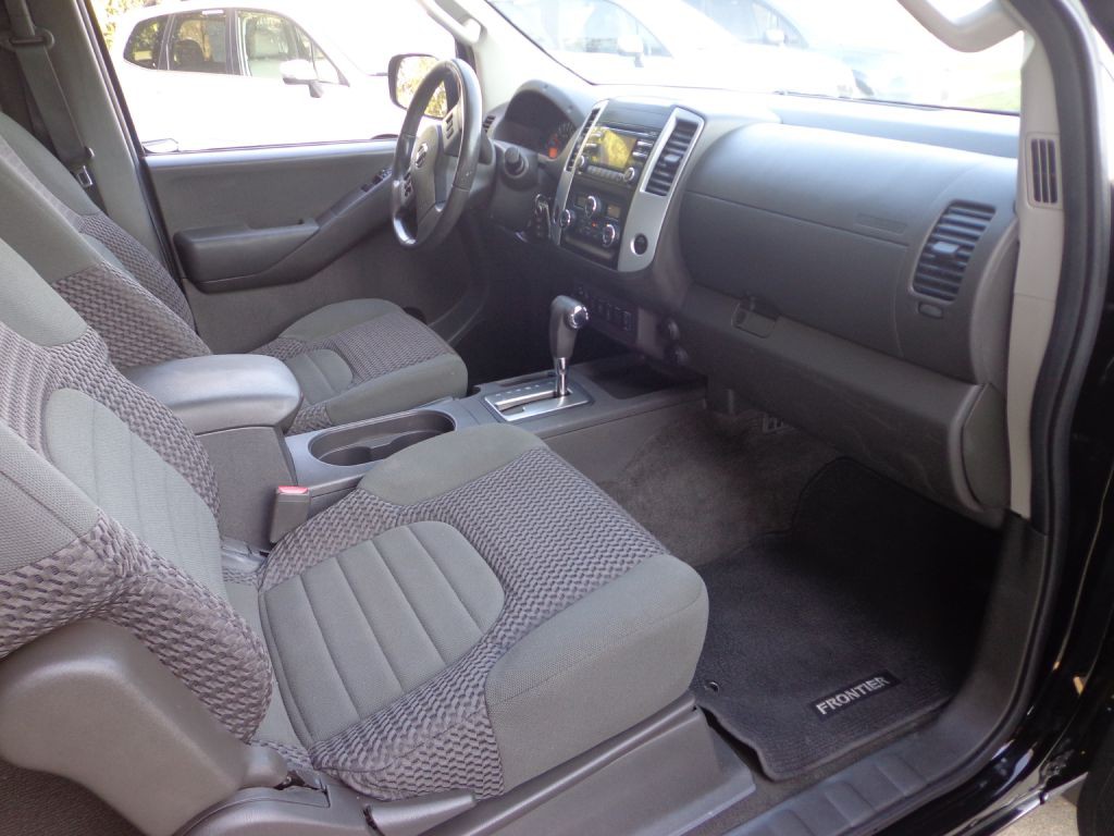 2014 Nissan Frontier Image 18