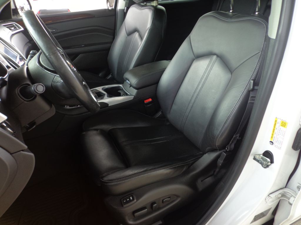 2015 Cadillac SRX Image 15