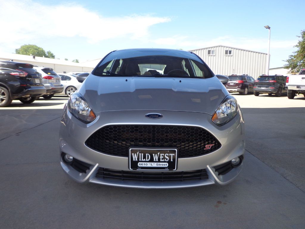 2015 Ford Fiesta Image 2