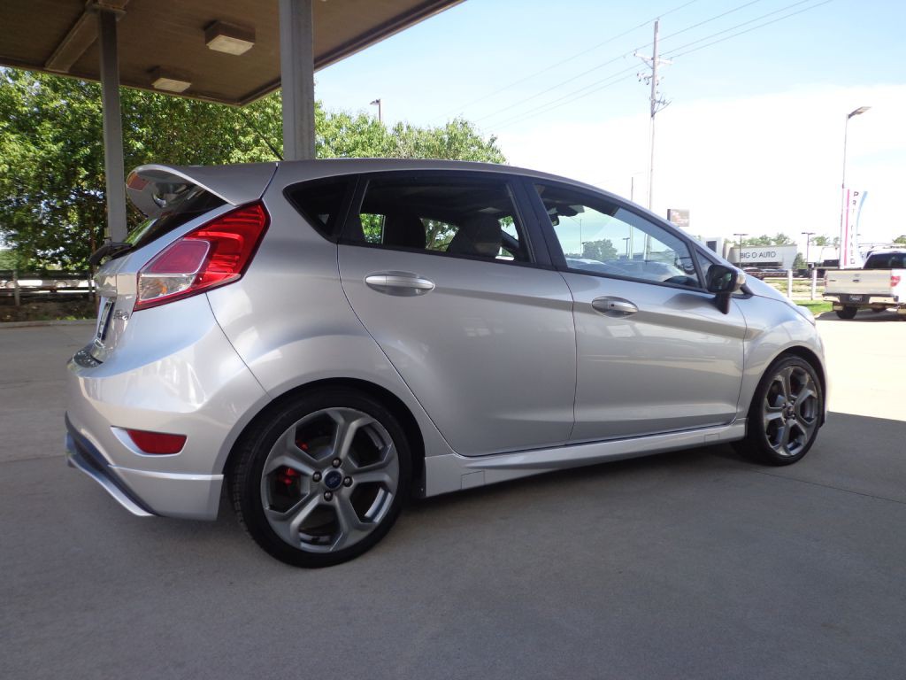 2015 Ford Fiesta Image 4