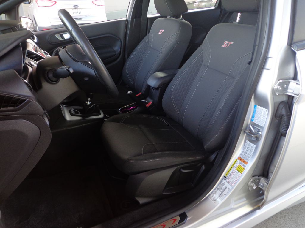 2015 Ford Fiesta Image 12
