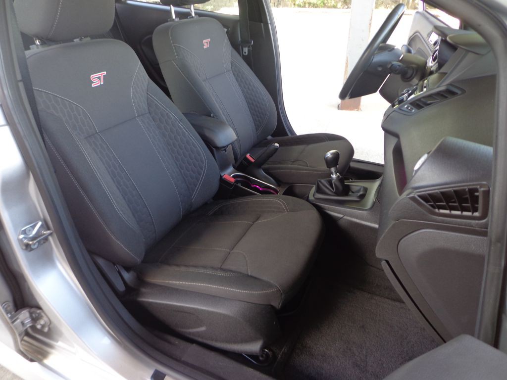 2015 Ford Fiesta Image 15