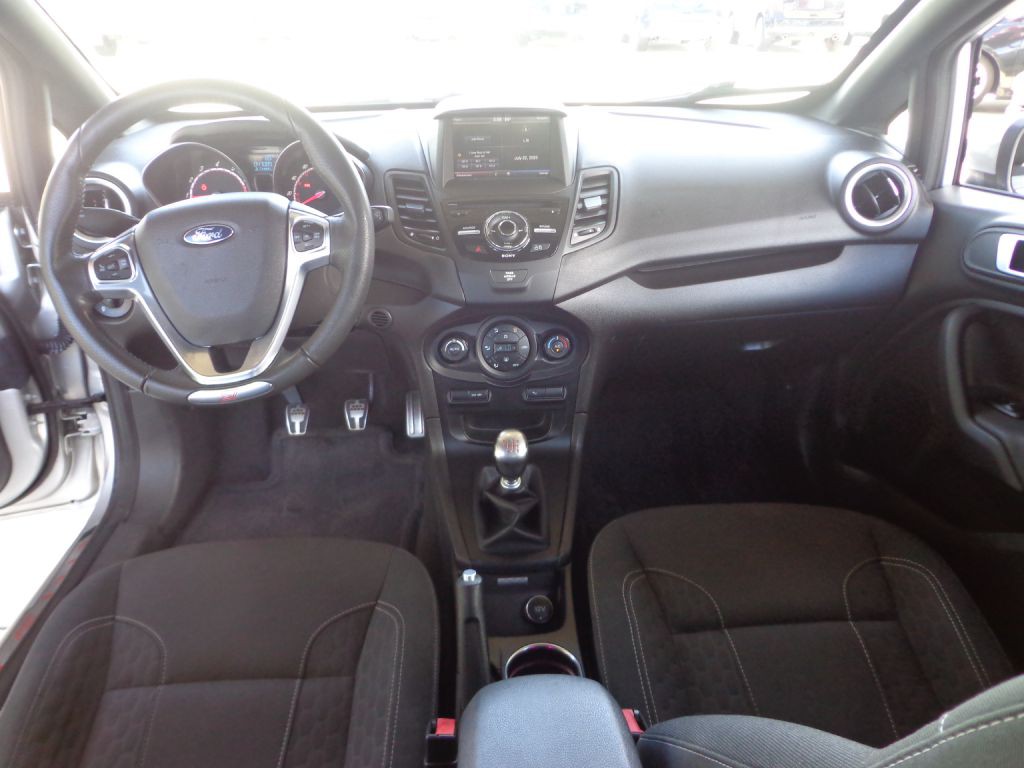 2015 Ford Fiesta Image 20