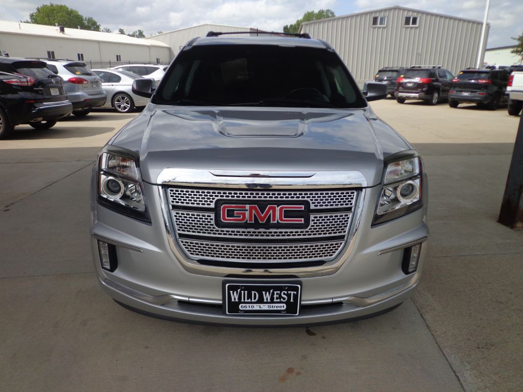 2016 GMC Terrain Image 2