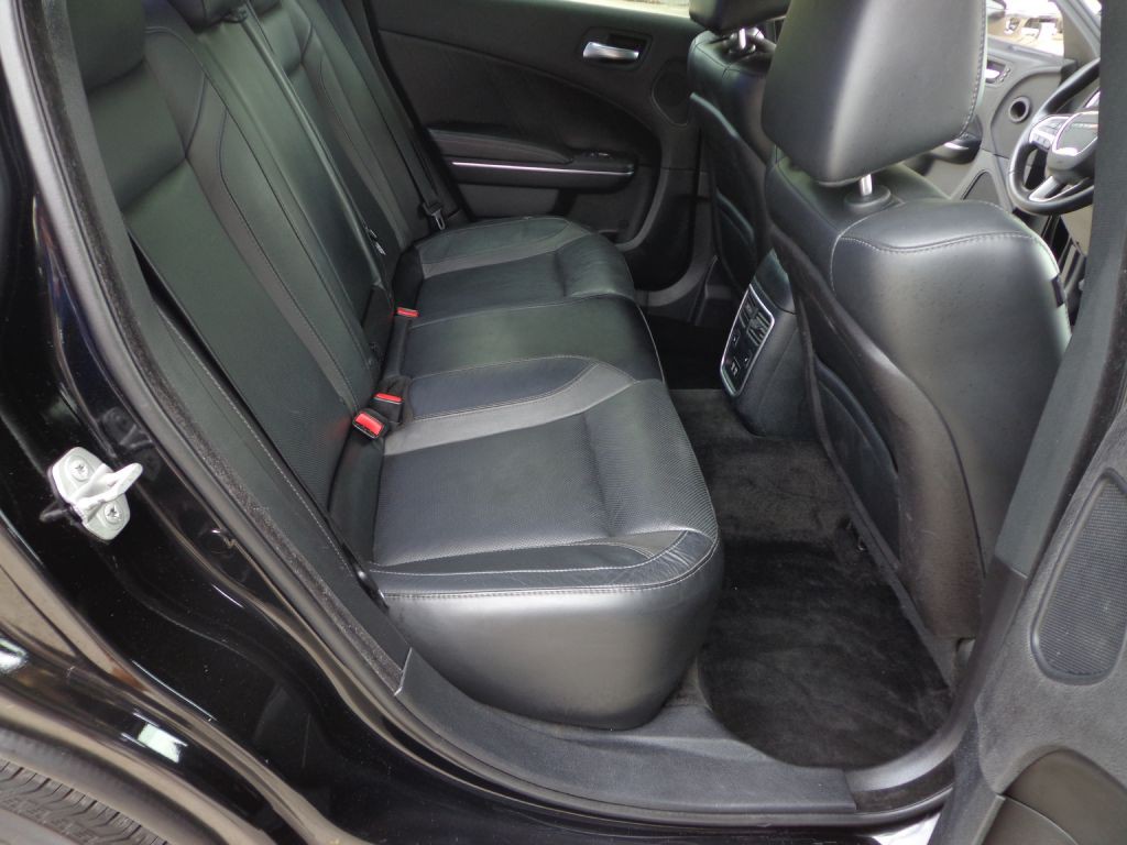 2015 Dodge Charger Image 19