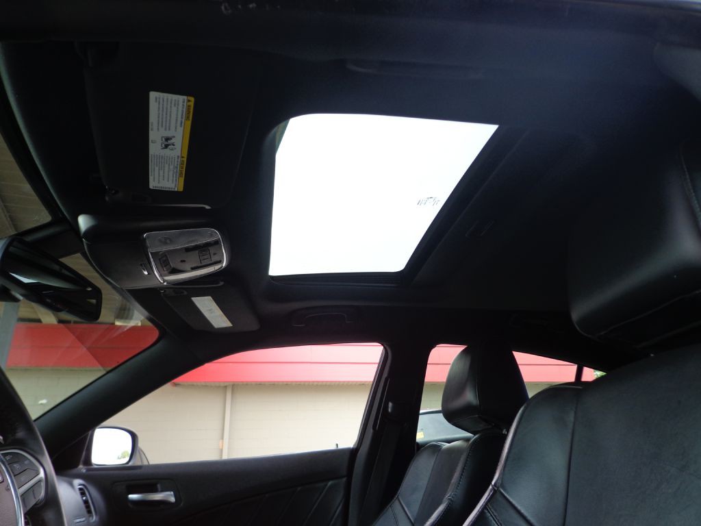 2015 Dodge Charger Image 22