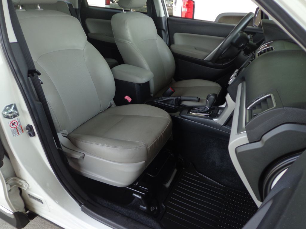 2016 Subaru Forester Image 17