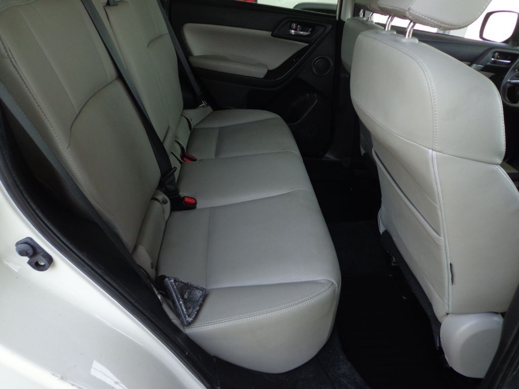 2016 Subaru Forester Image 19
