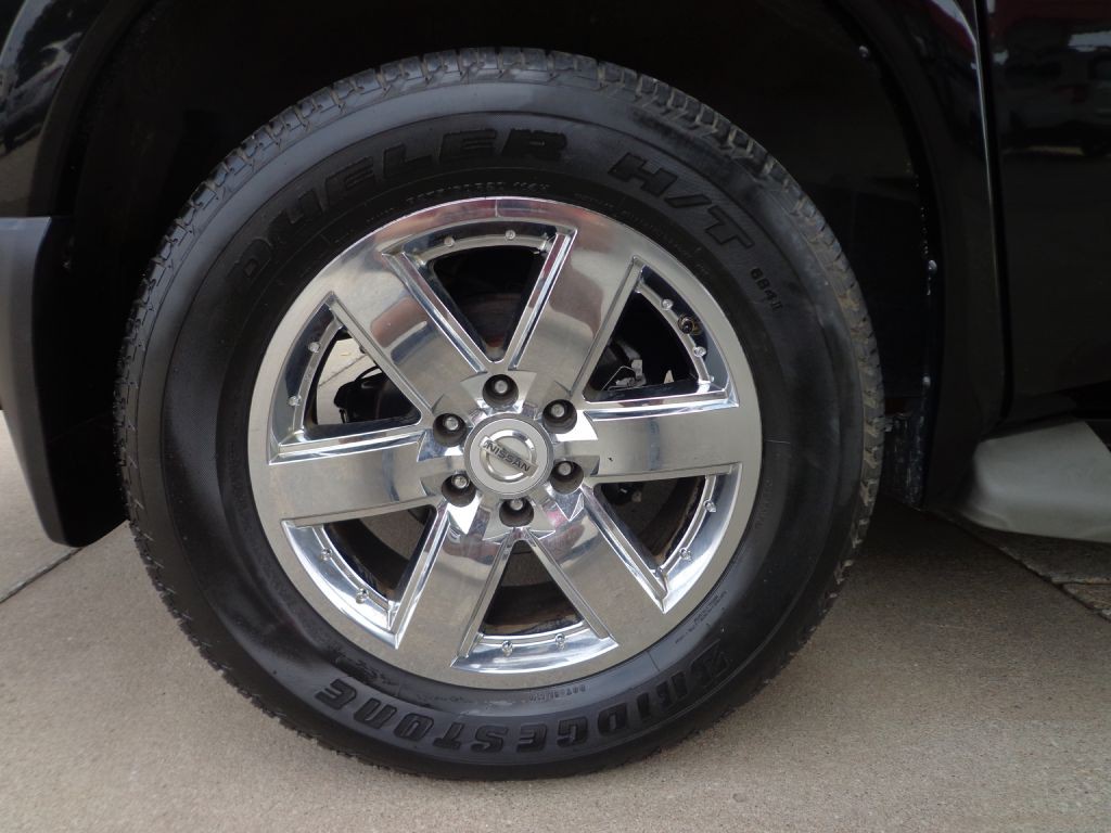 2012 Nissan Armada Image 10