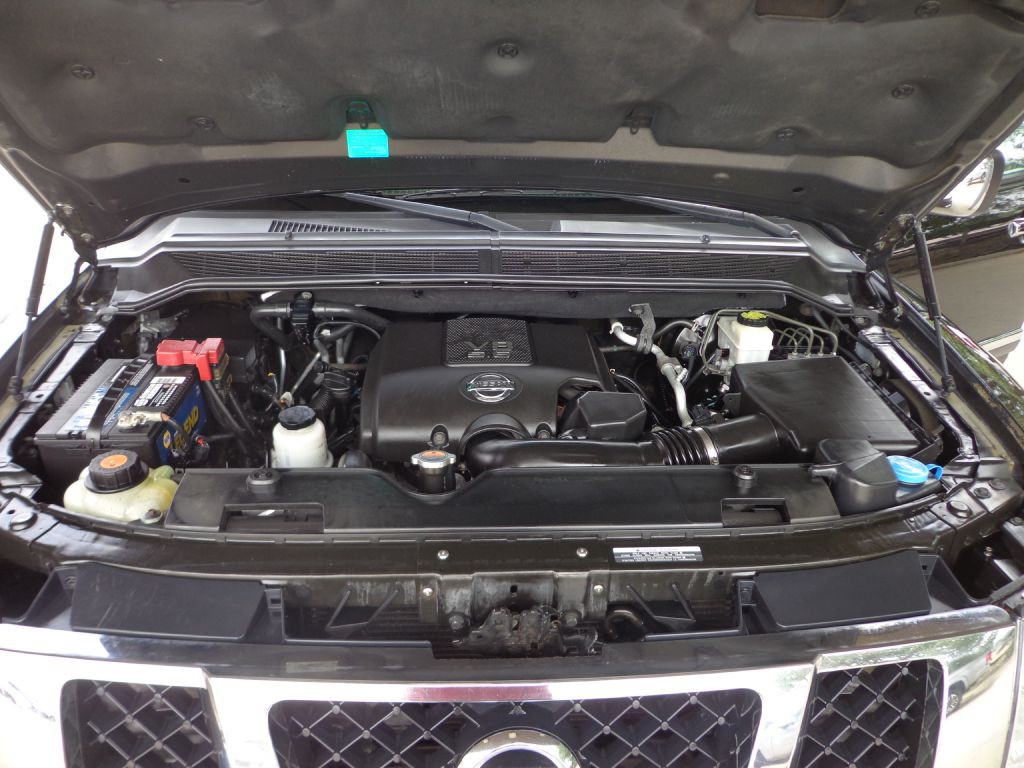 2012 Nissan Armada Image 12