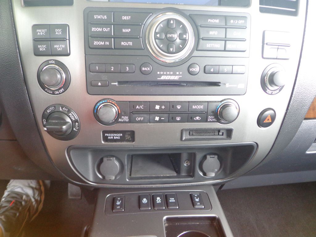 2012 Nissan Armada Image 25