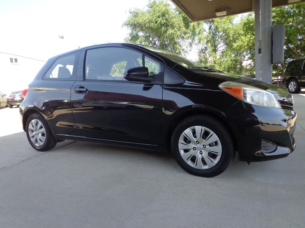 2012 Toyota Yaris Image 3