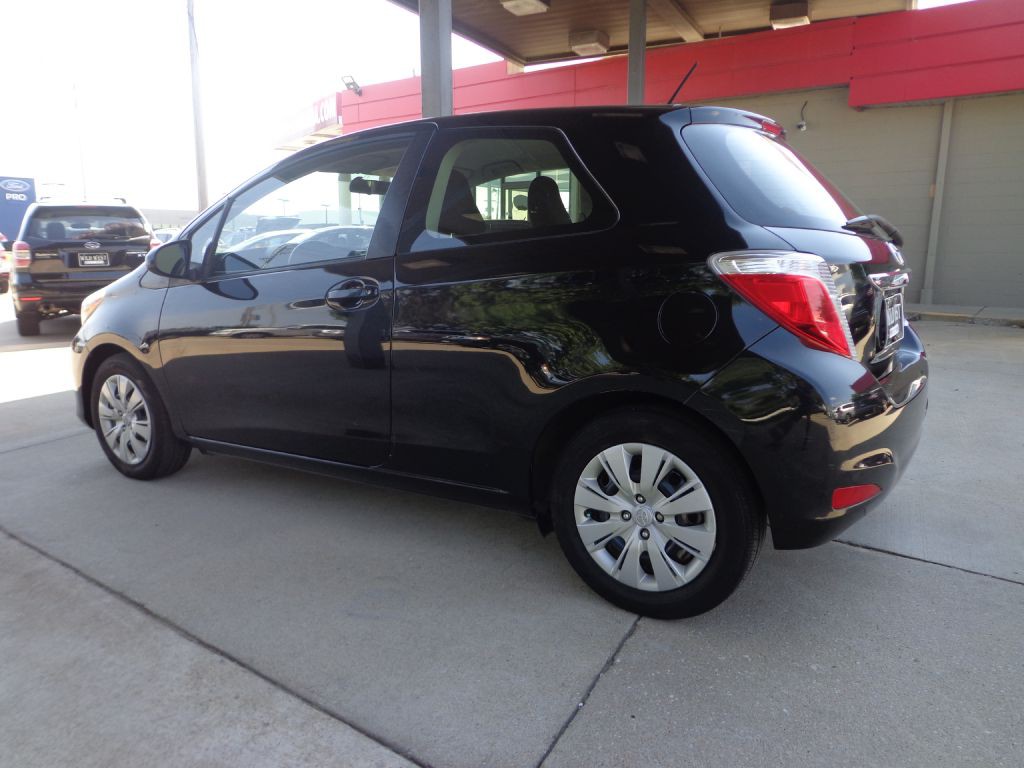 2012 Toyota Yaris Image 6