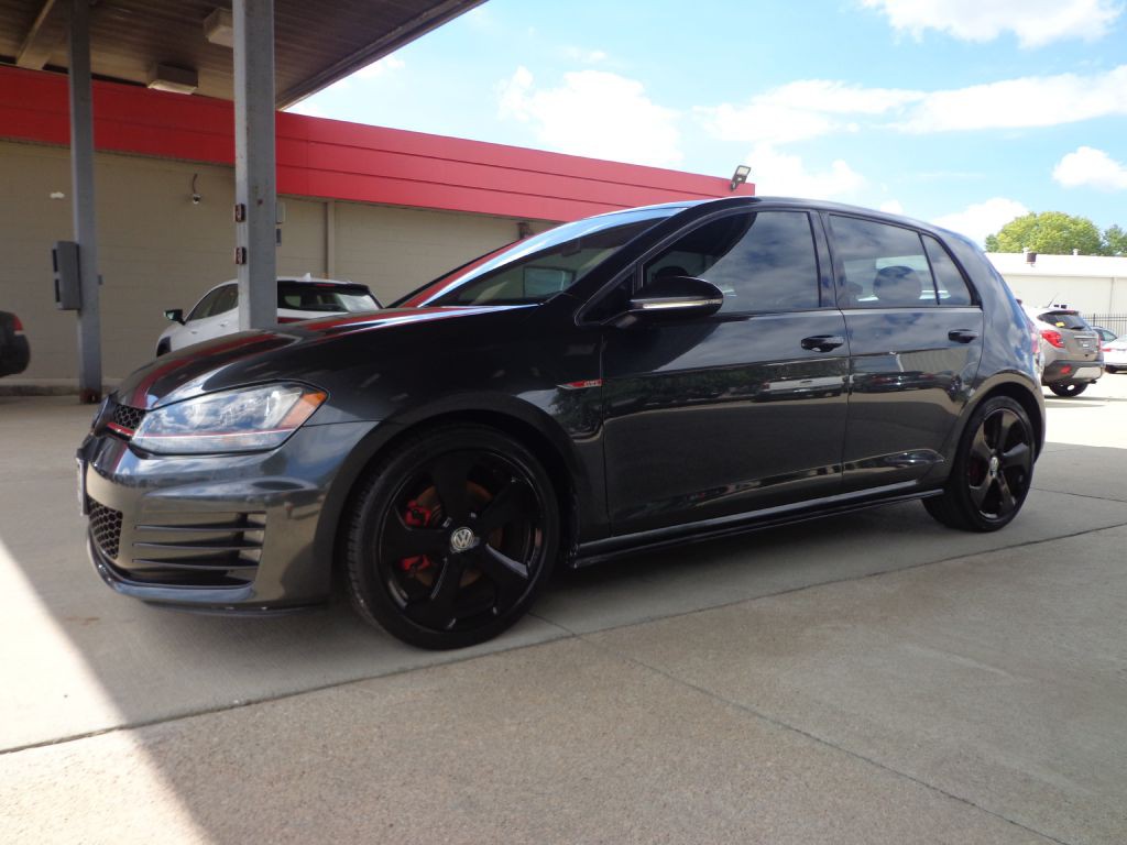 2015 Volkswagen GTI Image 1