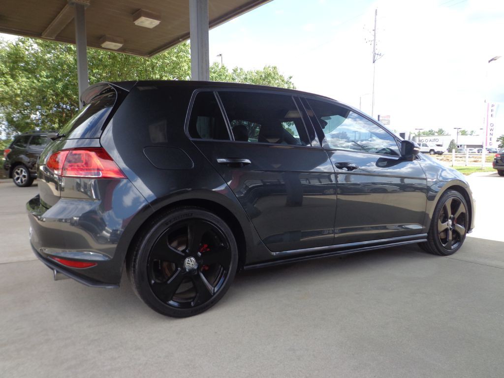 2015 Volkswagen GTI Image 4