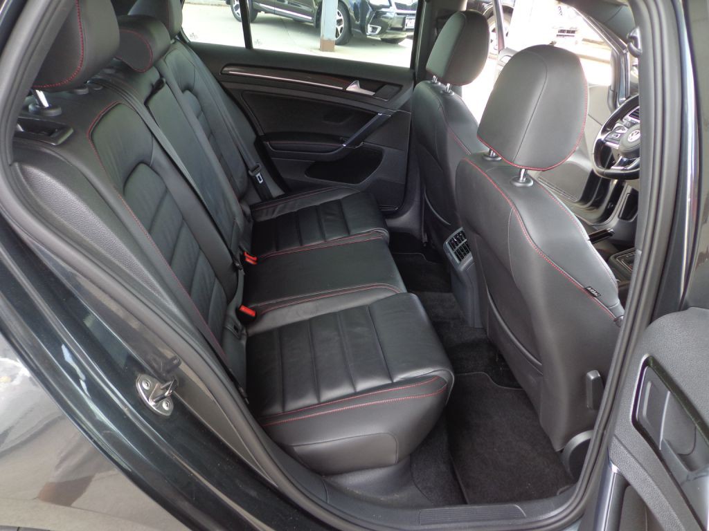 2015 Volkswagen GTI Image 15