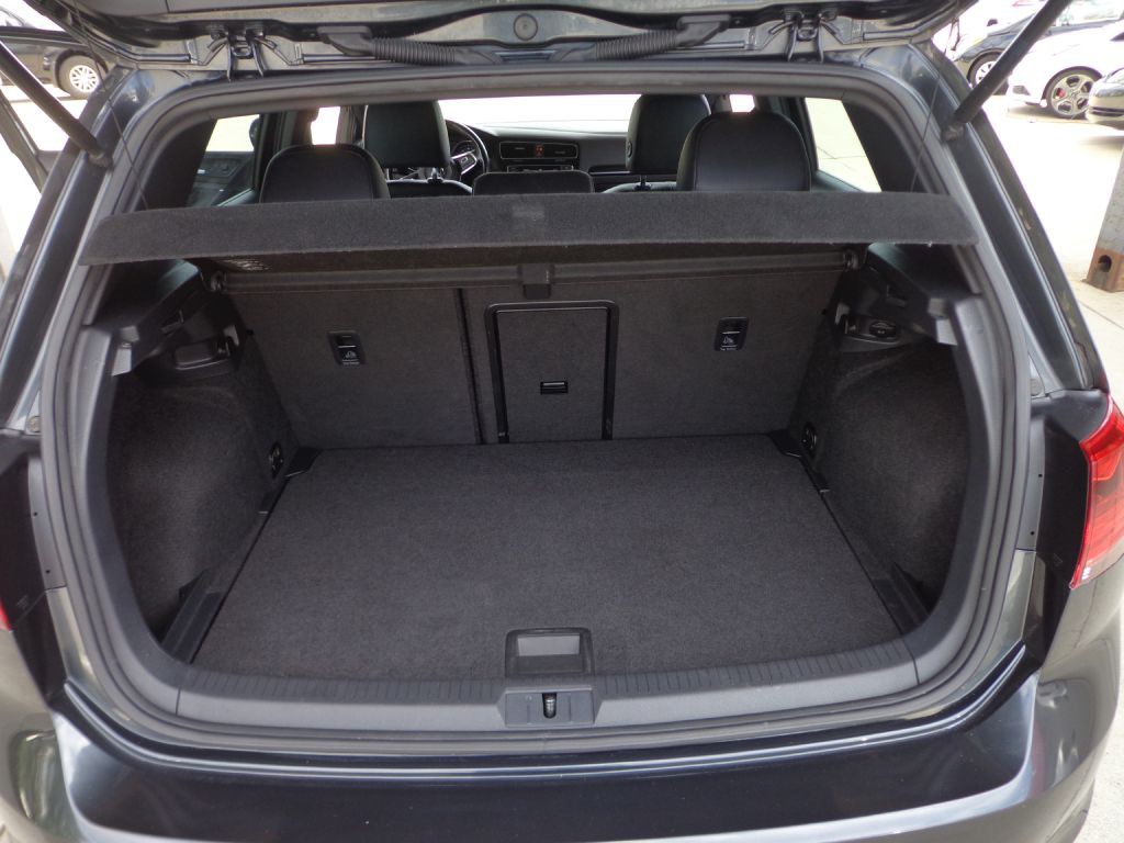2015 Volkswagen GTI Image 16