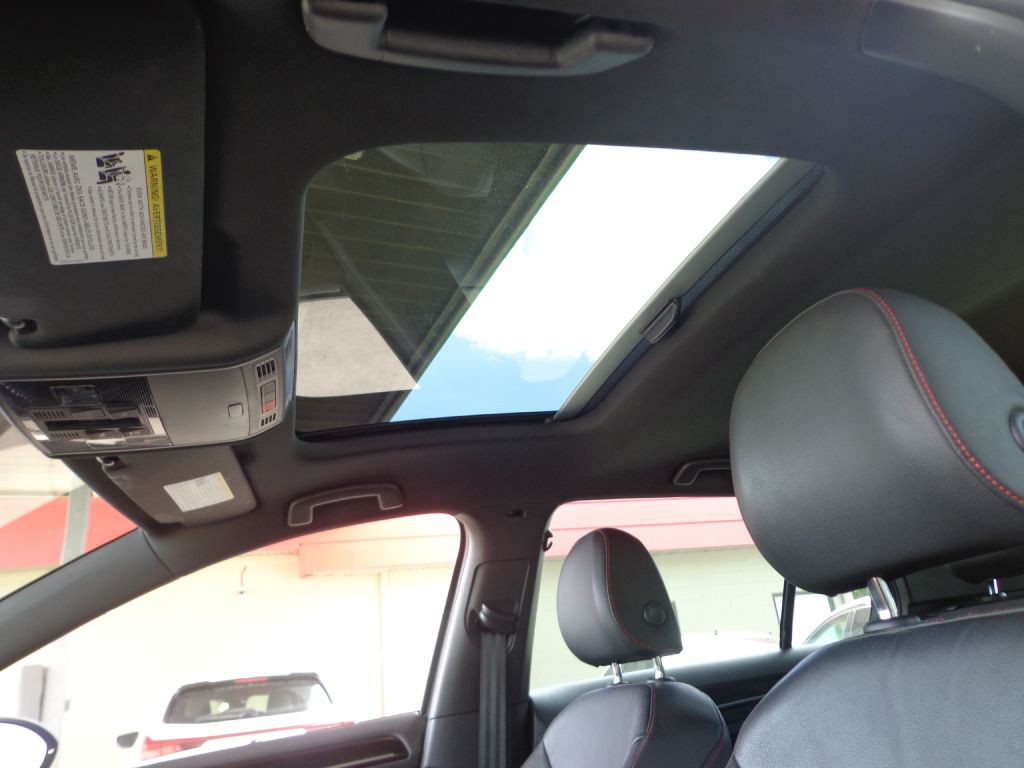 2015 Volkswagen GTI Image 17