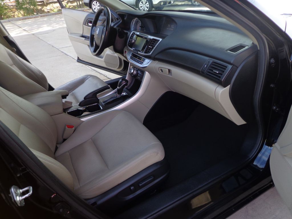 2013 Honda Accord Image 18
