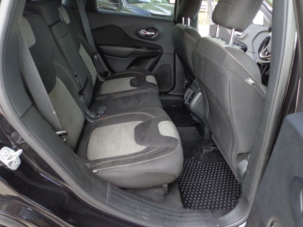 2014 Jeep Cherokee Image 19
