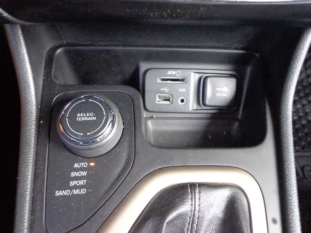 2014 Jeep Cherokee Image 25