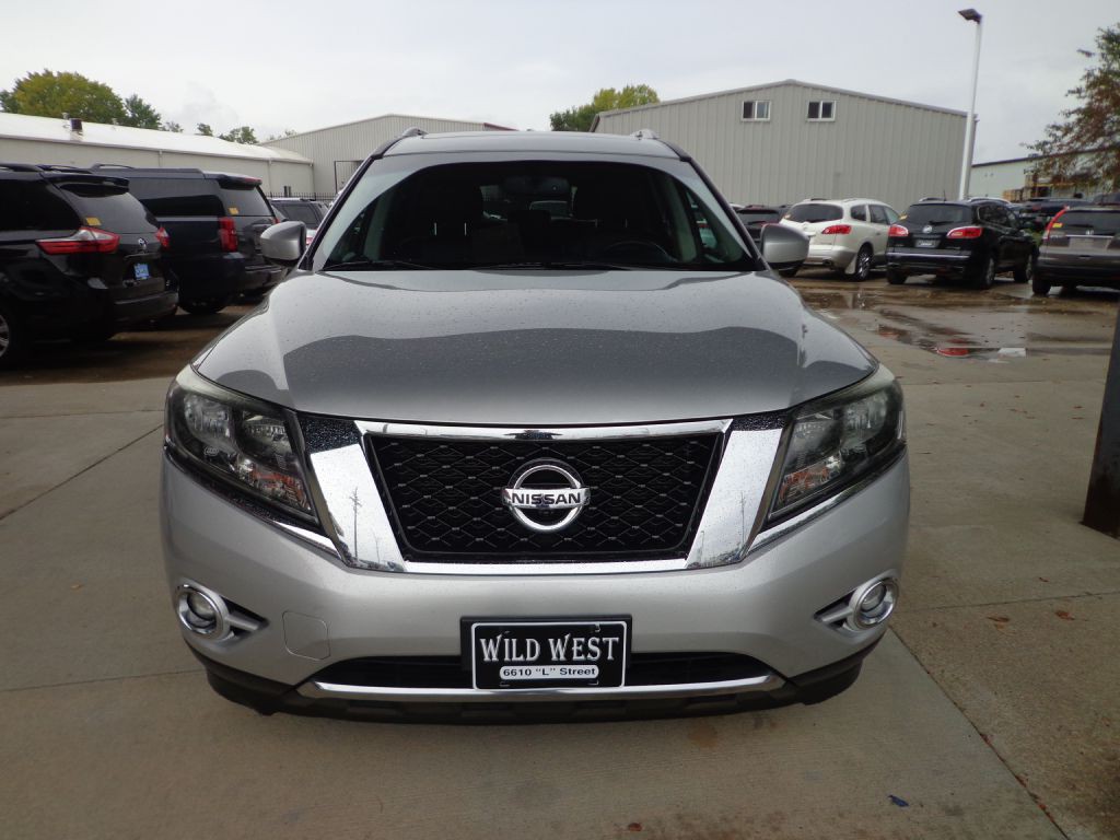 2015 Nissan Pathfinder Image 2
