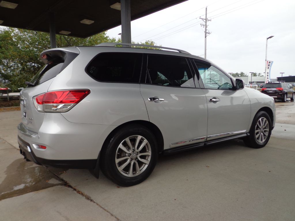 2015 Nissan Pathfinder Image 4