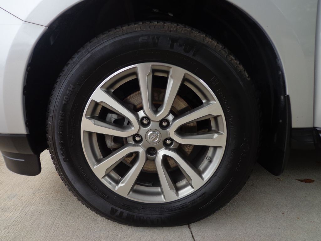 2015 Nissan Pathfinder Image 9