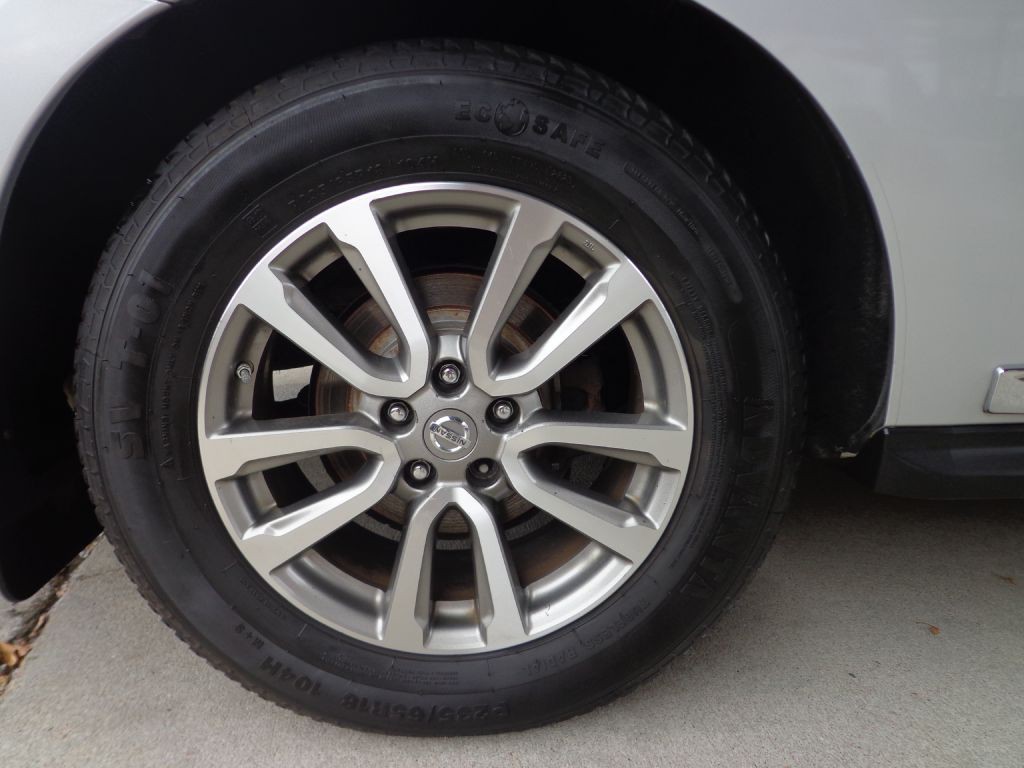 2015 Nissan Pathfinder Image 11