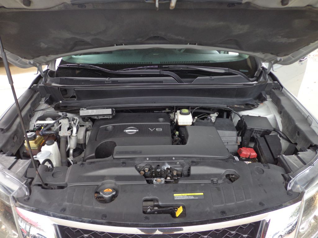 2015 Nissan Pathfinder Image 13