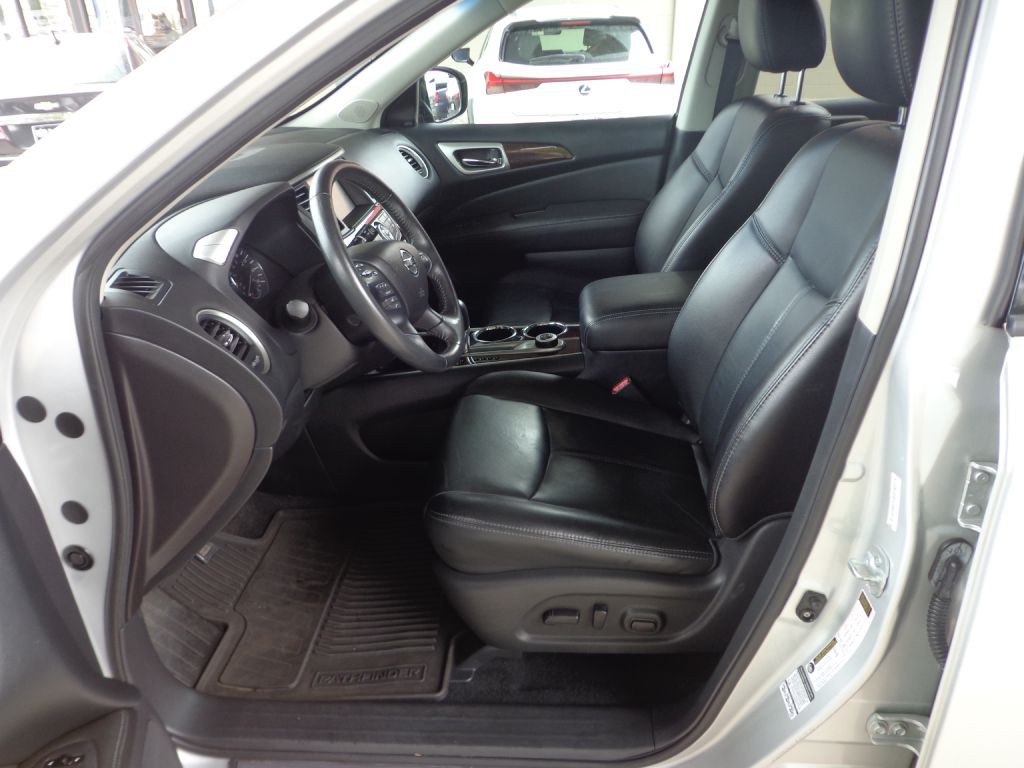 2015 Nissan Pathfinder Image 14