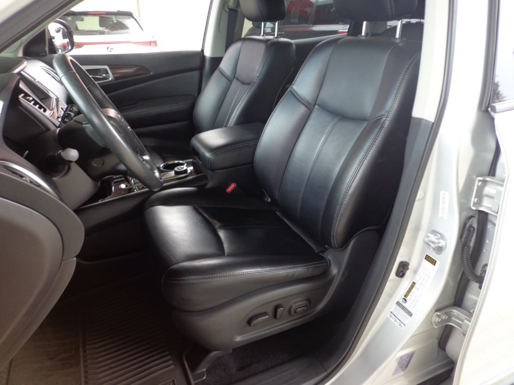 2015 Nissan Pathfinder Image 15