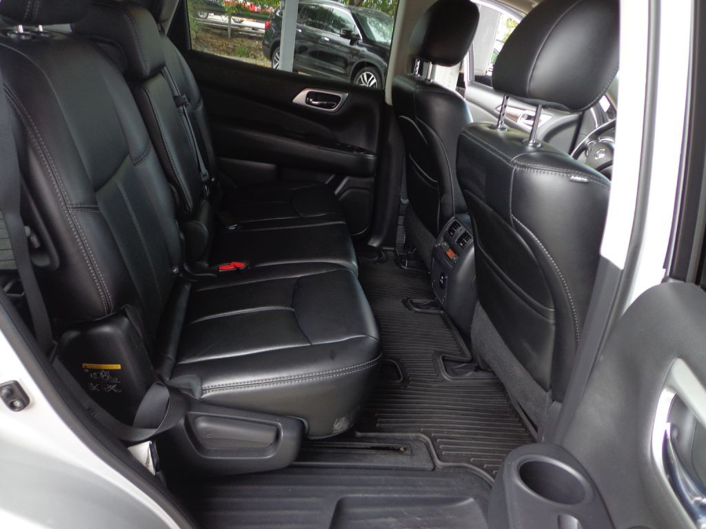 2015 Nissan Pathfinder Image 20