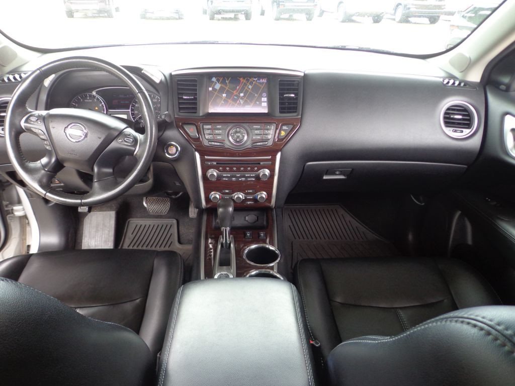 2015 Nissan Pathfinder Image 23
