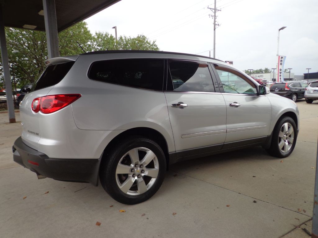 2011 Chevrolet Traverse Image 4