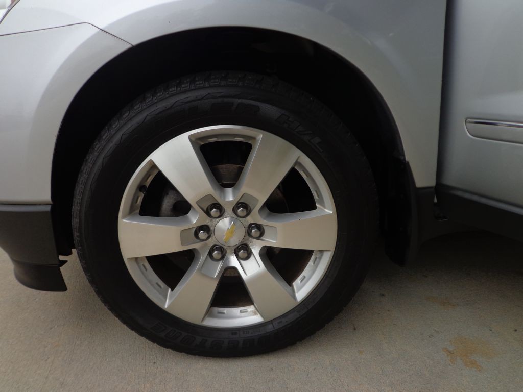 2011 Chevrolet Traverse Image 7