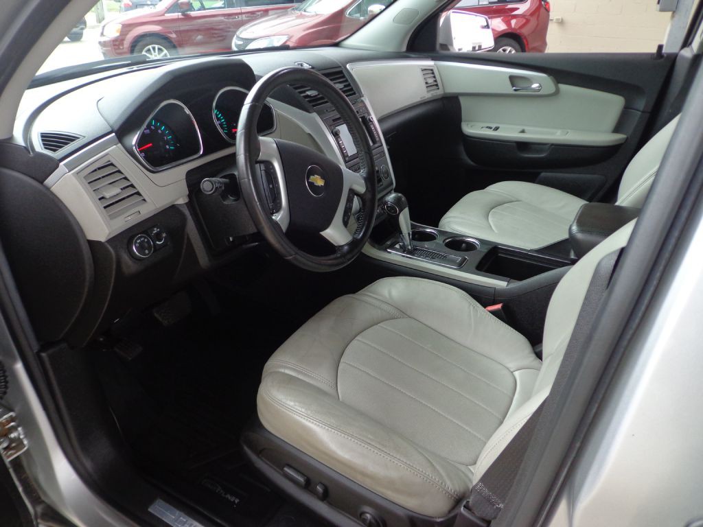 2011 Chevrolet Traverse Image 14
