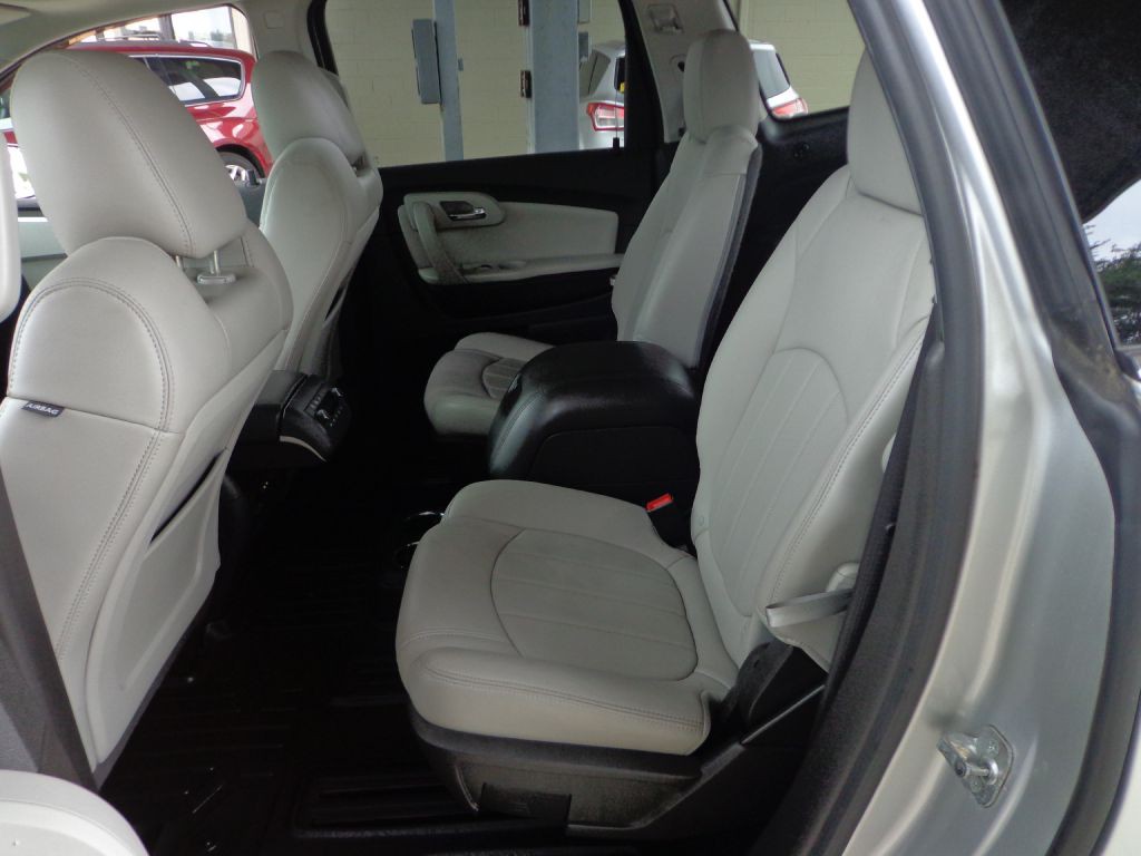 2011 Chevrolet Traverse Image 19