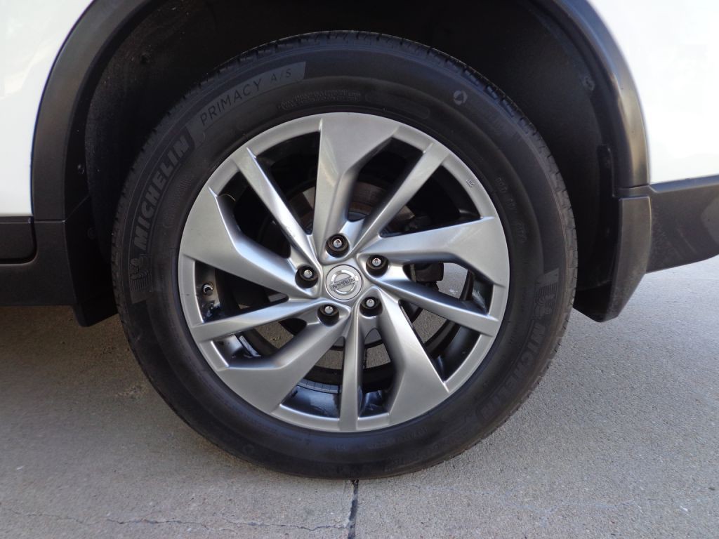 2015 Nissan Rogue Image 11
