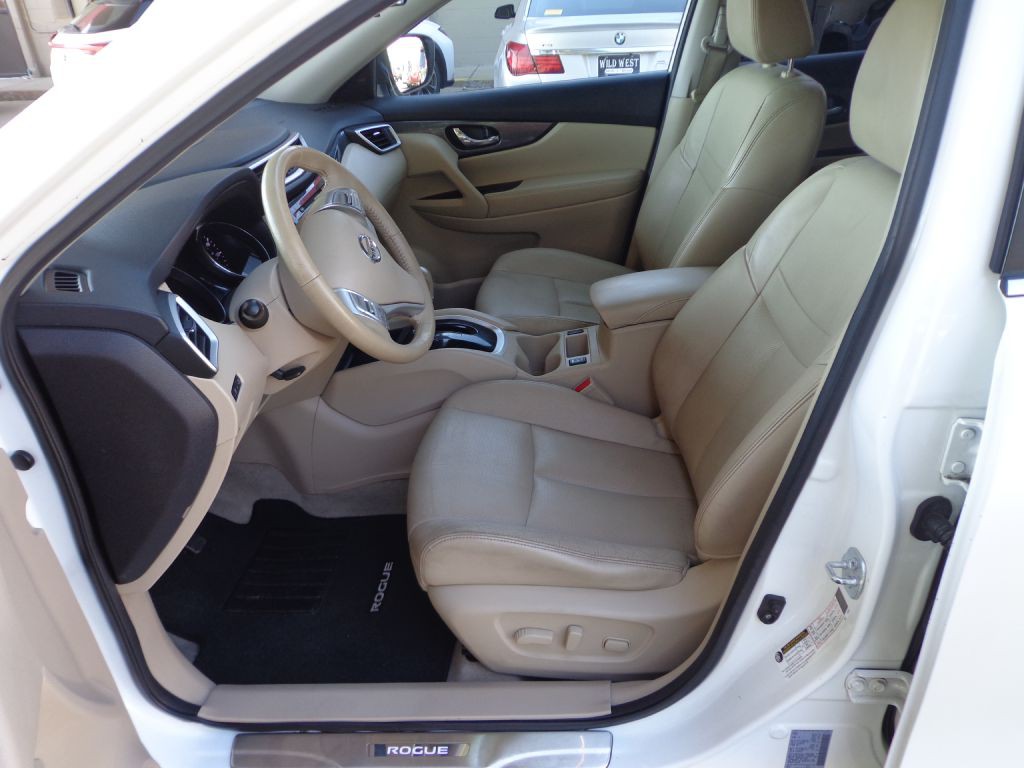 2015 Nissan Rogue Image 12