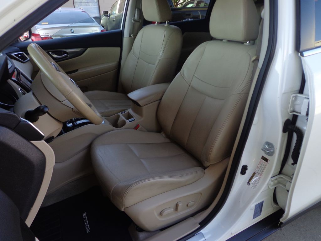2015 Nissan Rogue Image 13